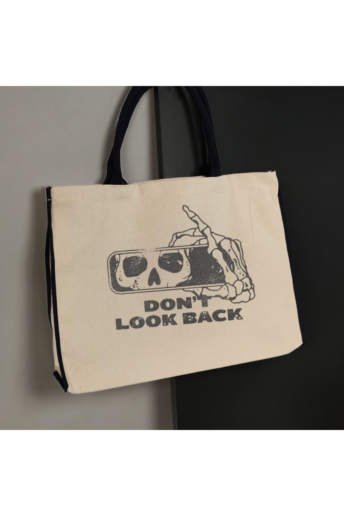 Sanctum-Dont Look Back Designed Cloth Bag 2