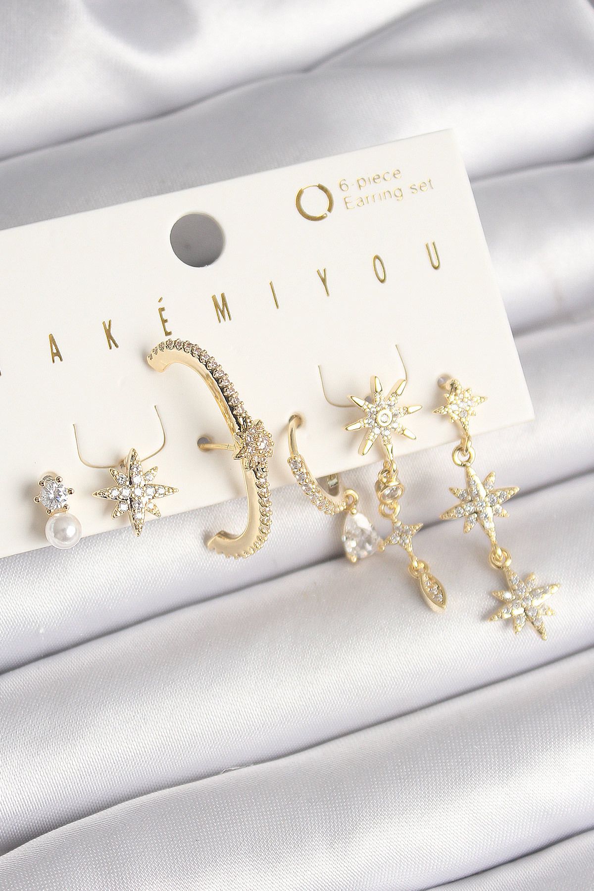 New Things Pirinç Gold Renk Zirkon Taşlı Sallantı Kutup Yıldızı Model VIP Seri Kadın Küpe Seti