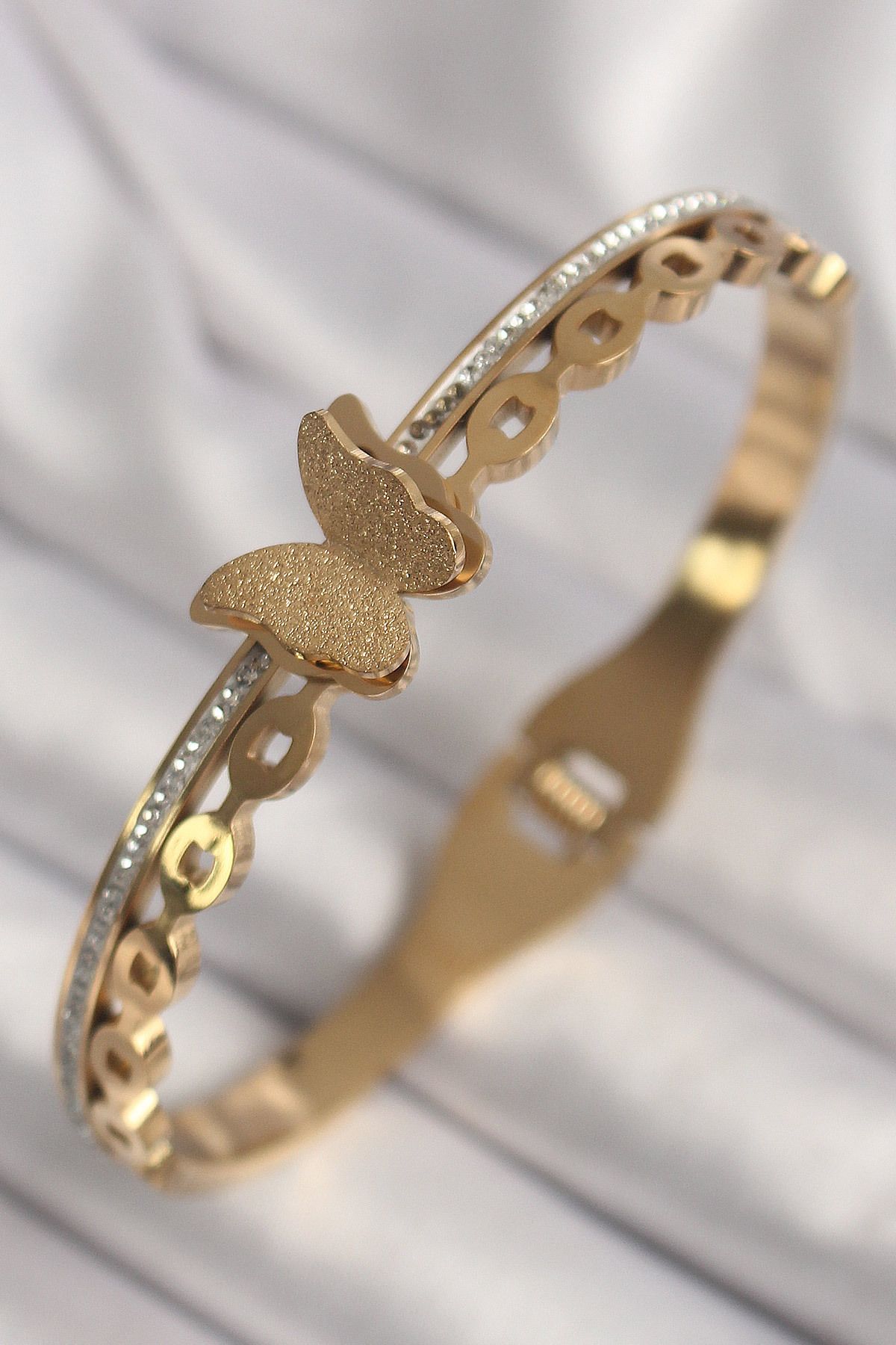 BirdoluSepet 316L Çelik Gold Renk Zirkon Taş Detaylı Simli Kelebek Model Kadın Kelepçe