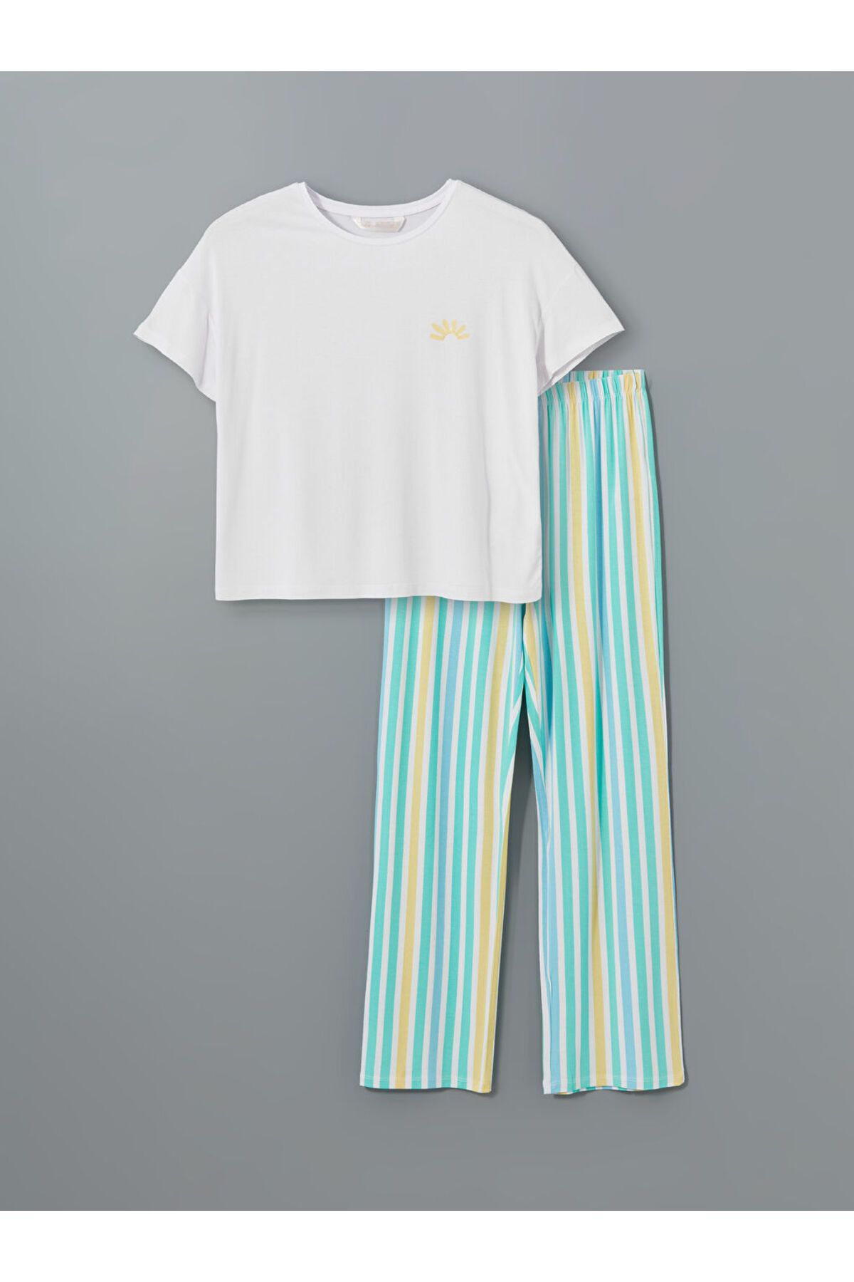 LC Waikiki Bisiklet Yaka Baskılı Kadın Pijama Takımı