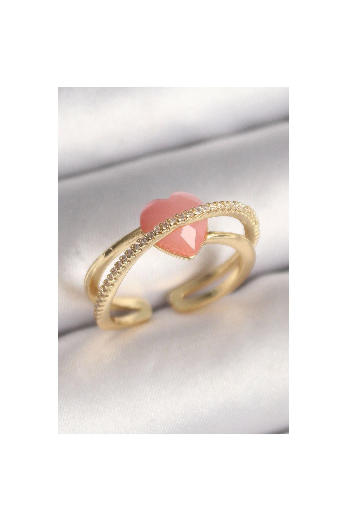 Narnuga Pirinç Gold Renk Pembe Kristal Kalp Model Zirkon Taş Detaylı Kadın Yüzük - TJ-BYK3645