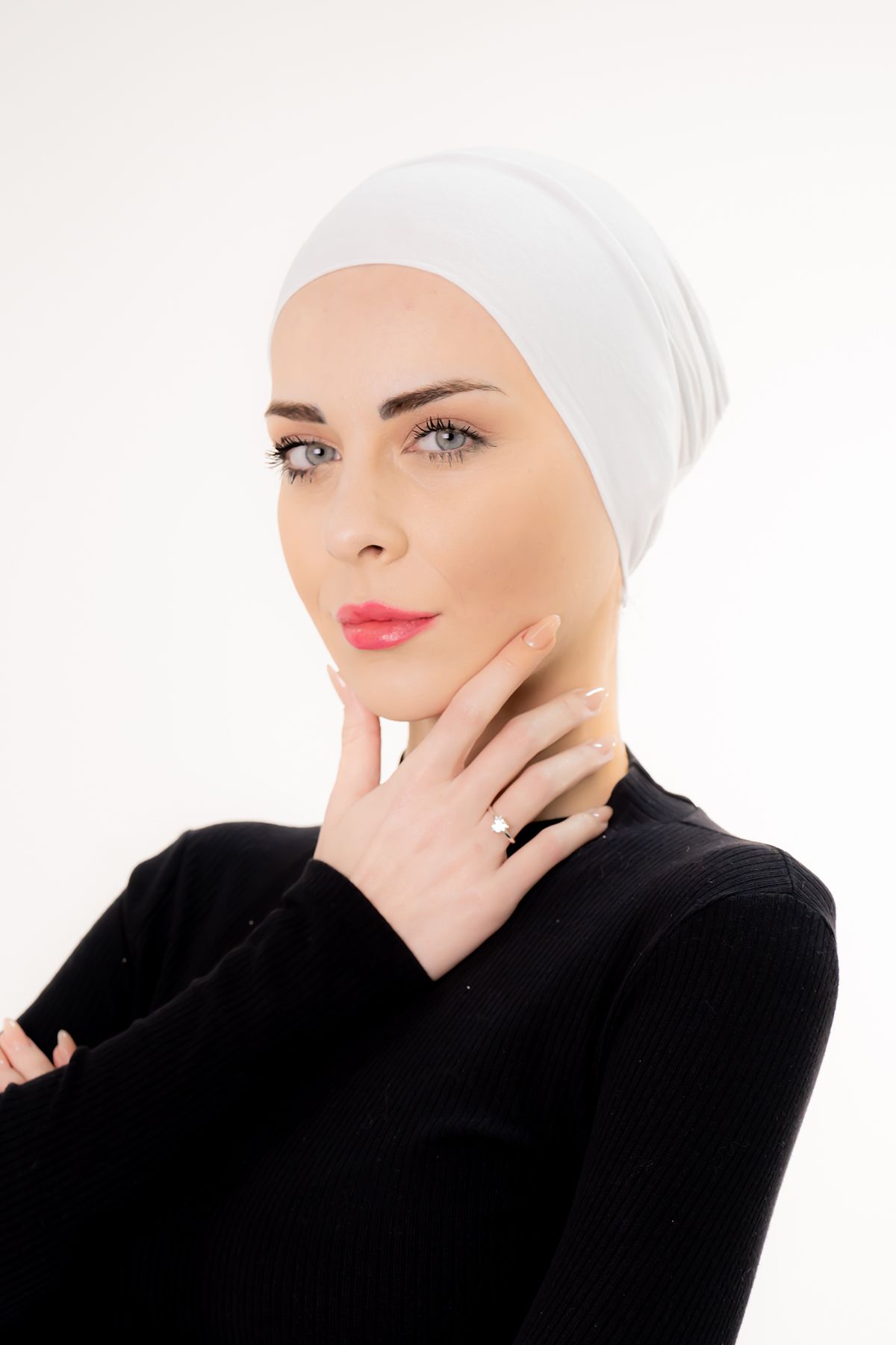 Şalcenneti.com-Practical White Bonnet with Snap-On Front Seamless 5
