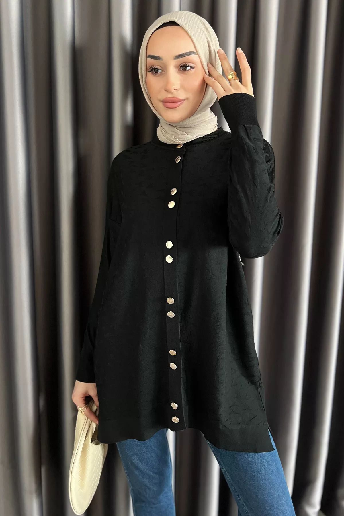 julude-Black Button Detailed Self Patterned Hijab Knitwear Cardigan 1