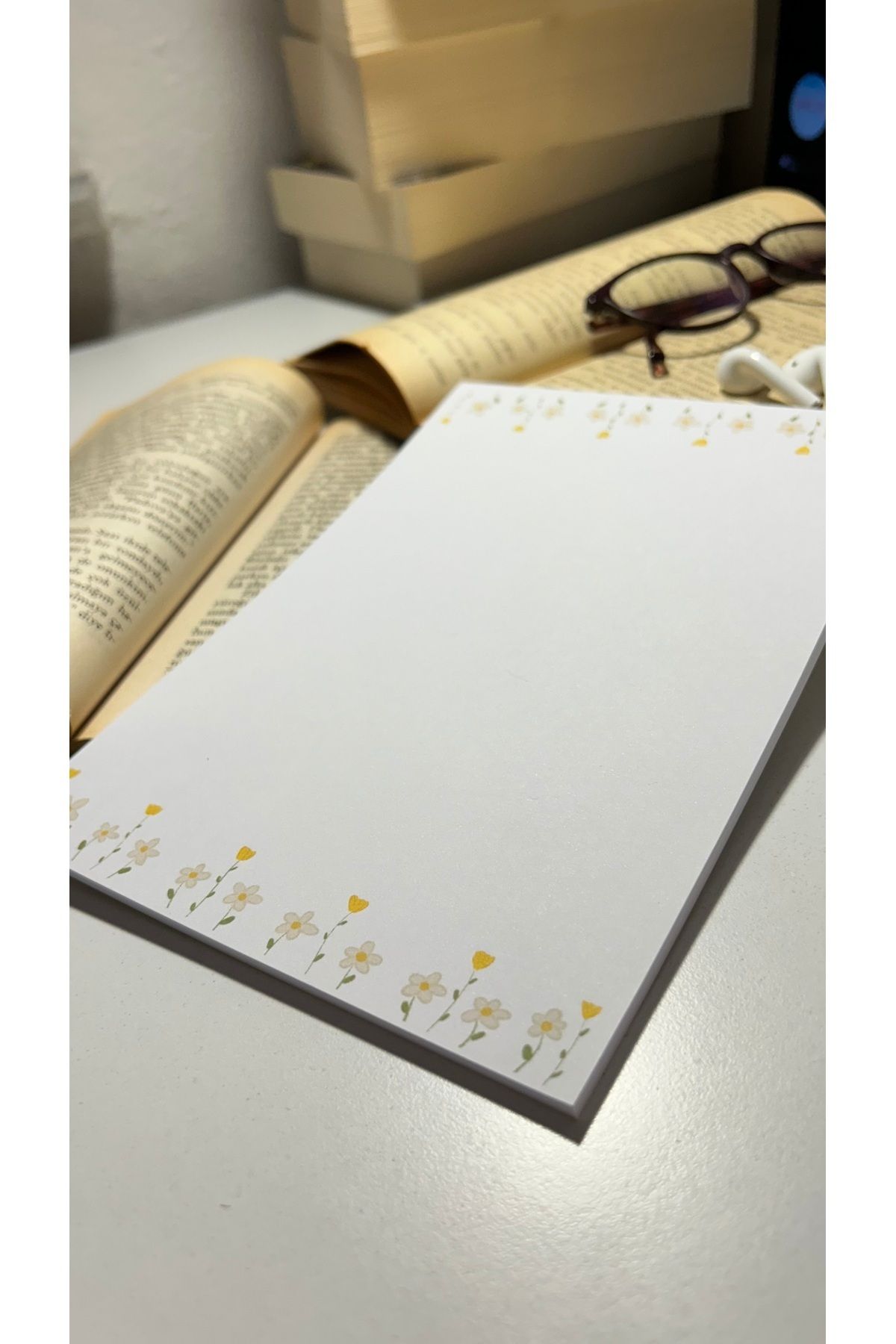Handeto Kraft-Daisy Themed A5 Notepad - Check Pluck Notebook with Glue Memo Pad and No Line Notebook 5