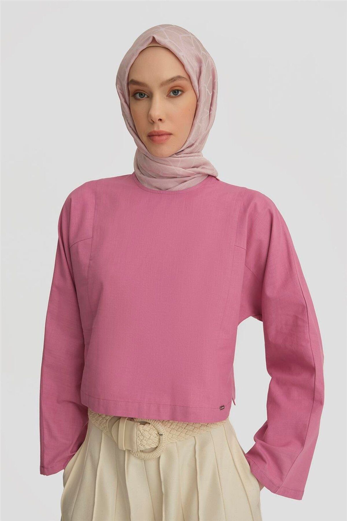Armine-Impostor Blouse to Detail - 25Y3715 Hyacinth 2