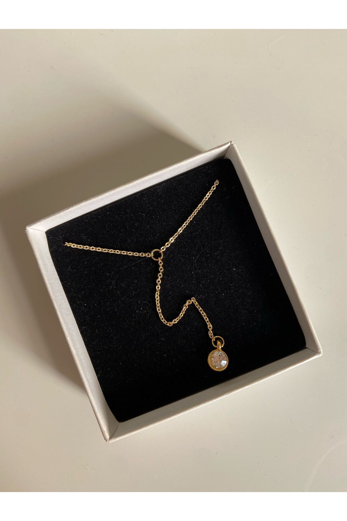 Taşlı Yuvarlak Charm Altın Kaplama Gold Y Kolye - Detay Görseli 2