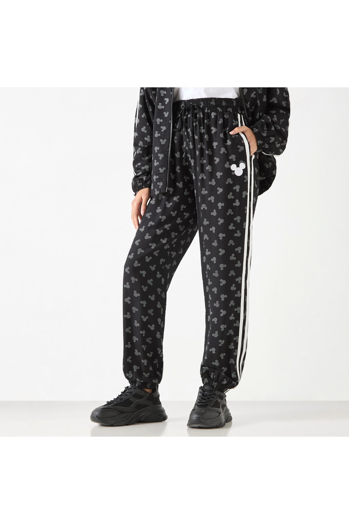 complete the look image