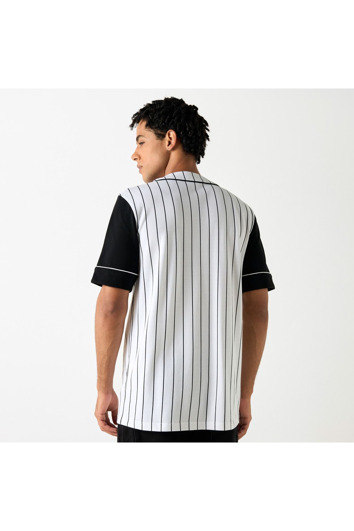 SP Characters-Regular Fit Las Vegas Raiders Applique Shirt With Short Sleeves 3