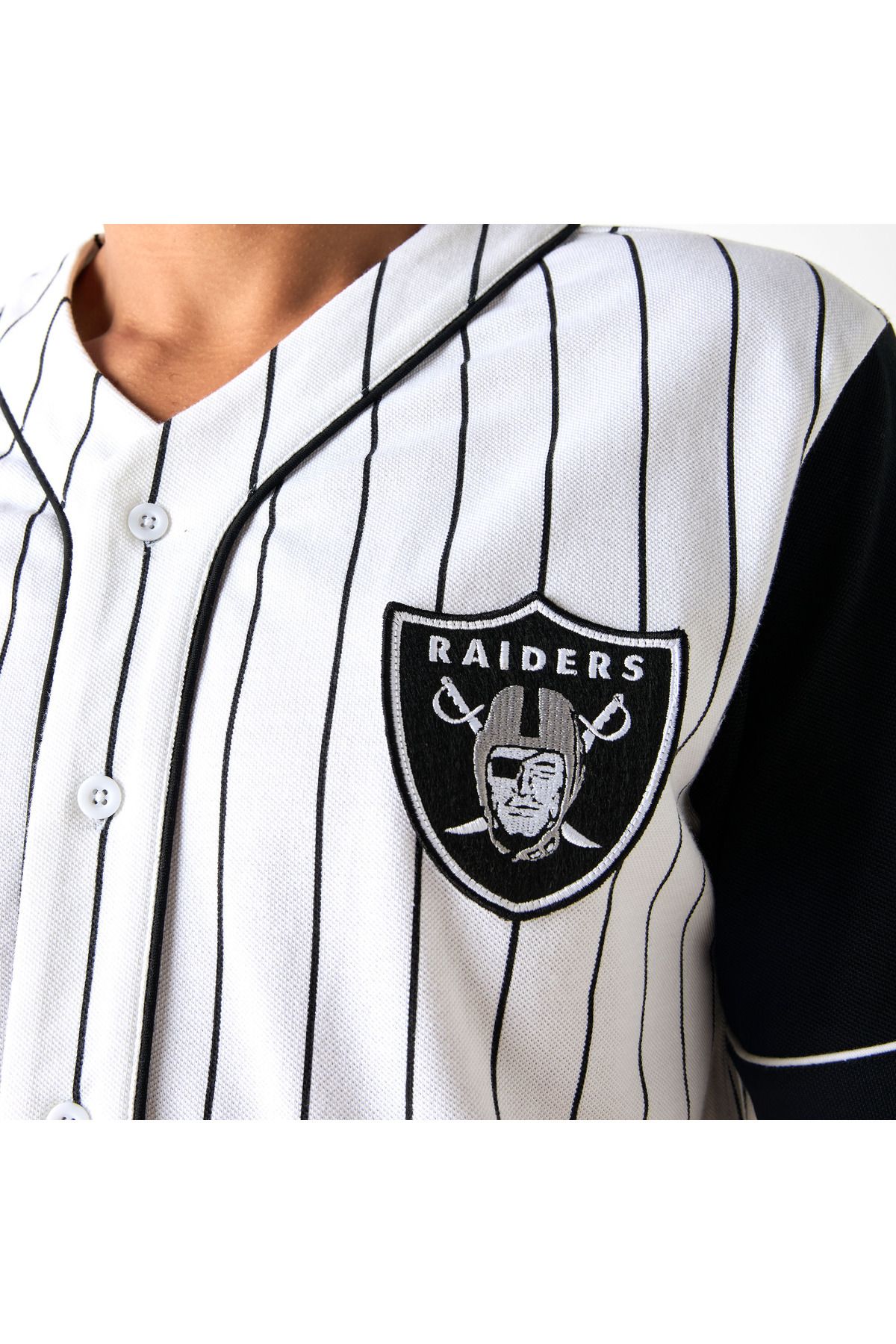 SP Characters-Regular Fit Las Vegas Raiders Applique Shirt With Short Sleeves 4