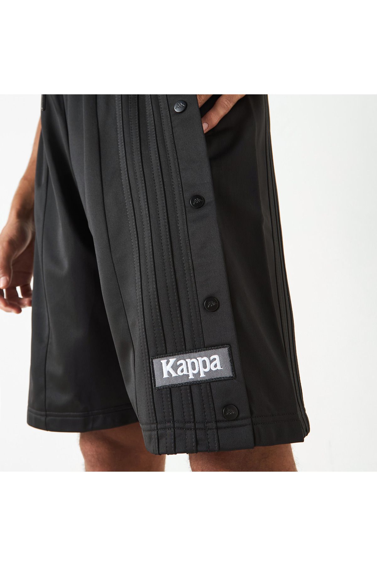Kappa-شورت مزين بشعار مع رباط للإغلاق وتفاصيل أزرار 4