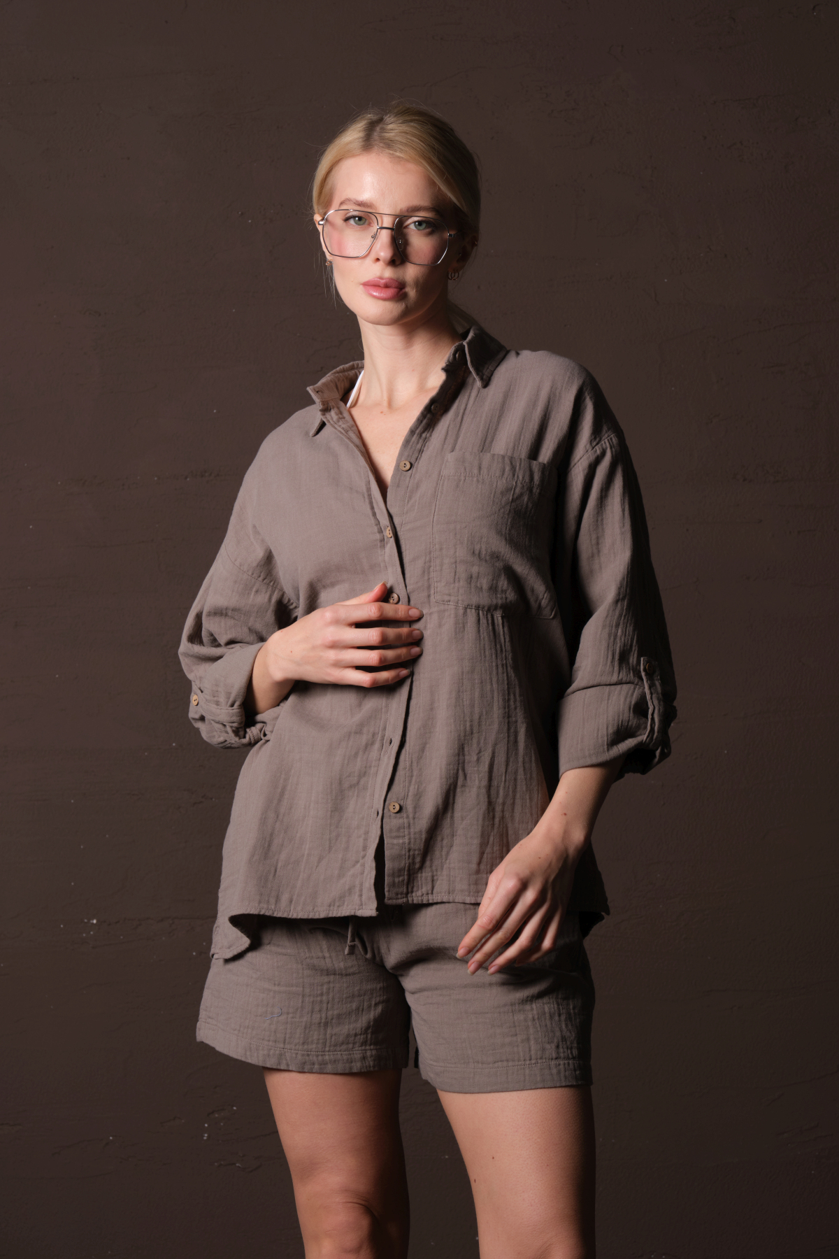 Maule  Kahverengi %100 Pamuk Açma Yapmaz Müslin Kumaş Katlanabilir Kol Apoletli Yazlık Kadın Gömlek @sintra - Görsel 5