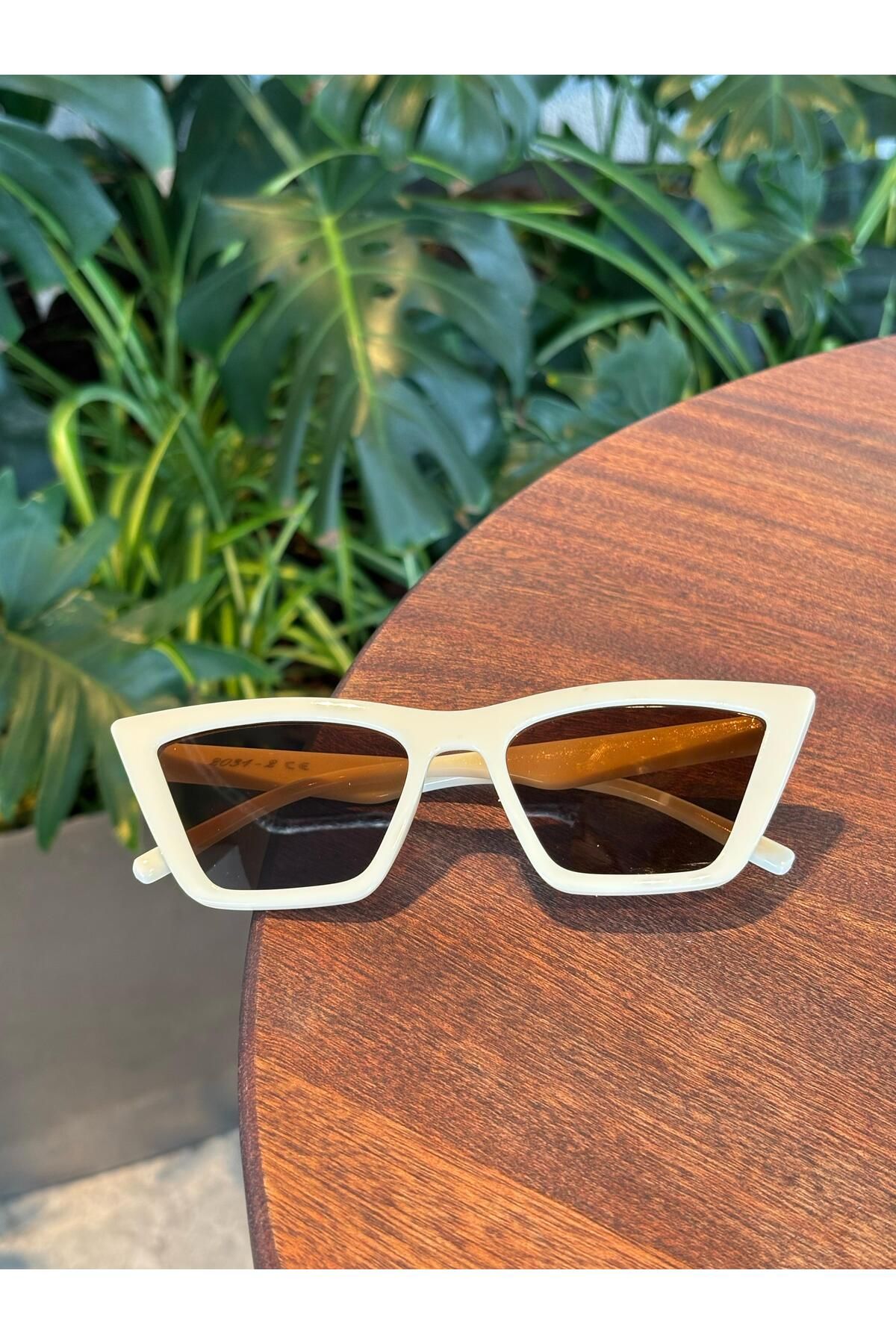 funeyes-Cat Eye Slanted Brown Cream Glasses Sunglasses Uv400 Case Cloth Gift 4