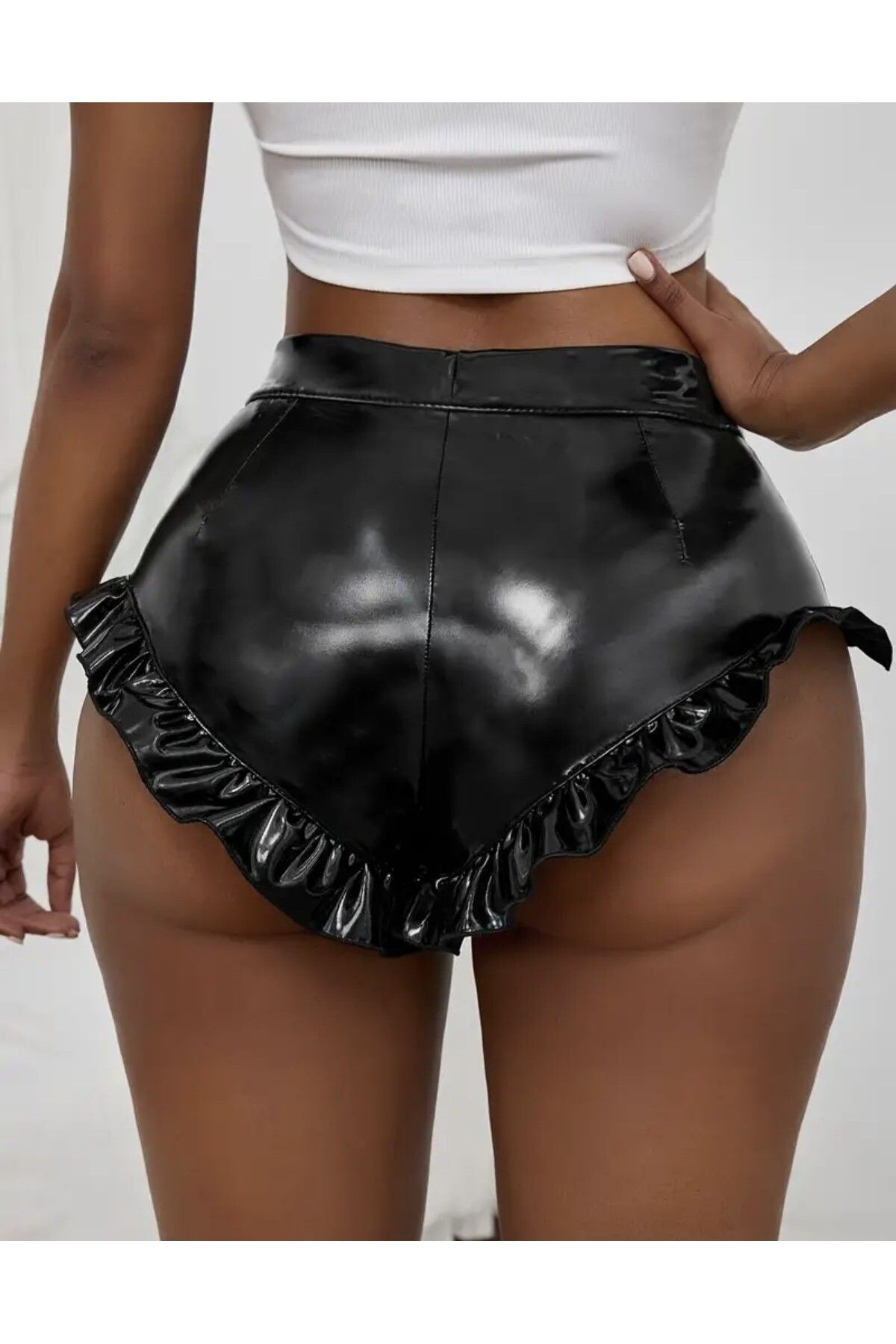 NYC GİYİM TEKSTİL-Patent Leather Elastic Mid Waist Curved Ruffle Shorts Shiny, Black 2