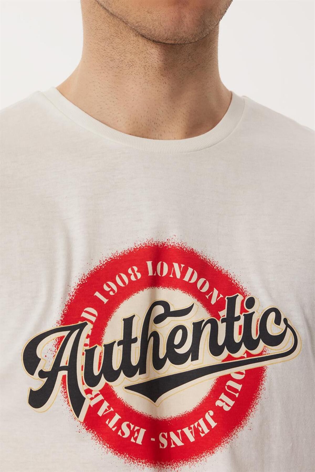 تی شرت سفید مردانه authen که یقه t shit Lee Cooper