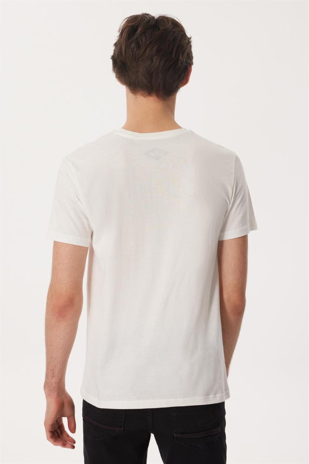 تی شرت سفید مردانه authen که یقه t shit Lee Cooper