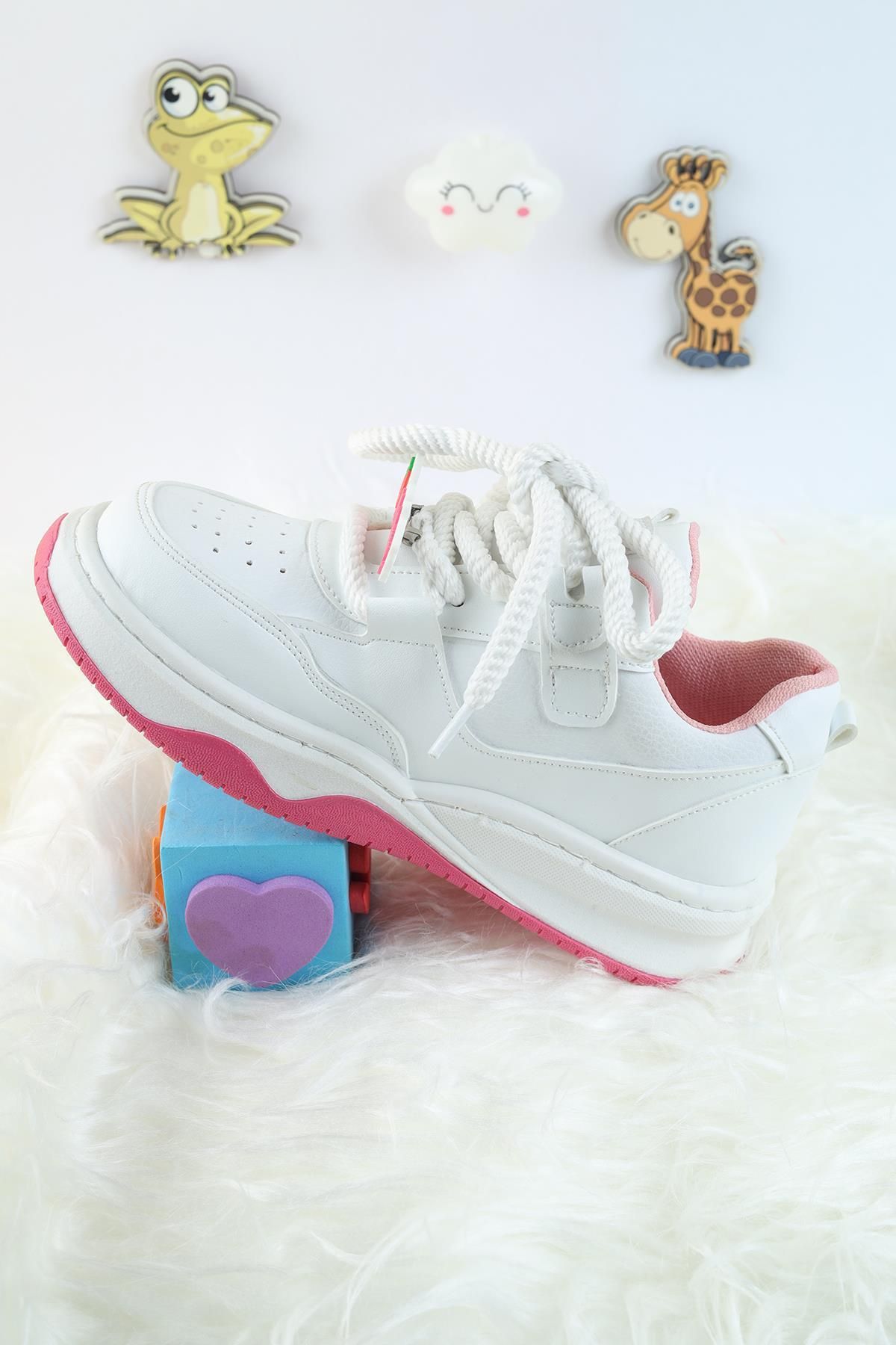 Moda Lime-Unisex Children's Sports Shoes Kuromi Special Design Lace-Up and Velcro Sneakers 7