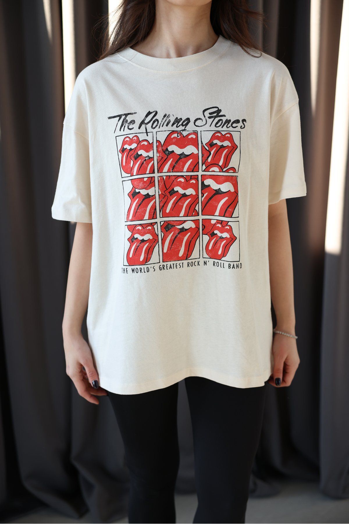 Özge Özgenç-Rolling Stones Printed Oversize Tshirt 3