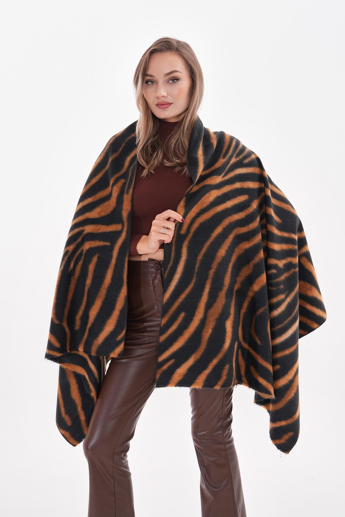 Luminos Butik-وشاح صوف Mürup Zebra Motif - شال كتف / شكل واحد فقط متاح 4
