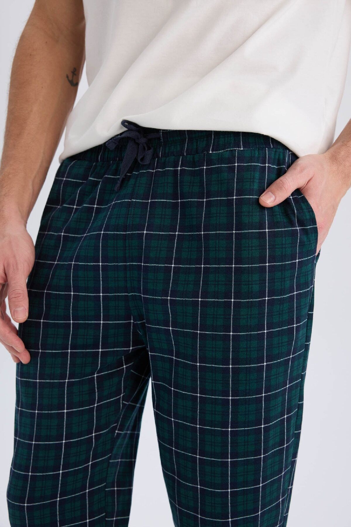DeFacto-Regular Fit Checkered Pocket Pajama Bottoms B7254Ax25Sp 5