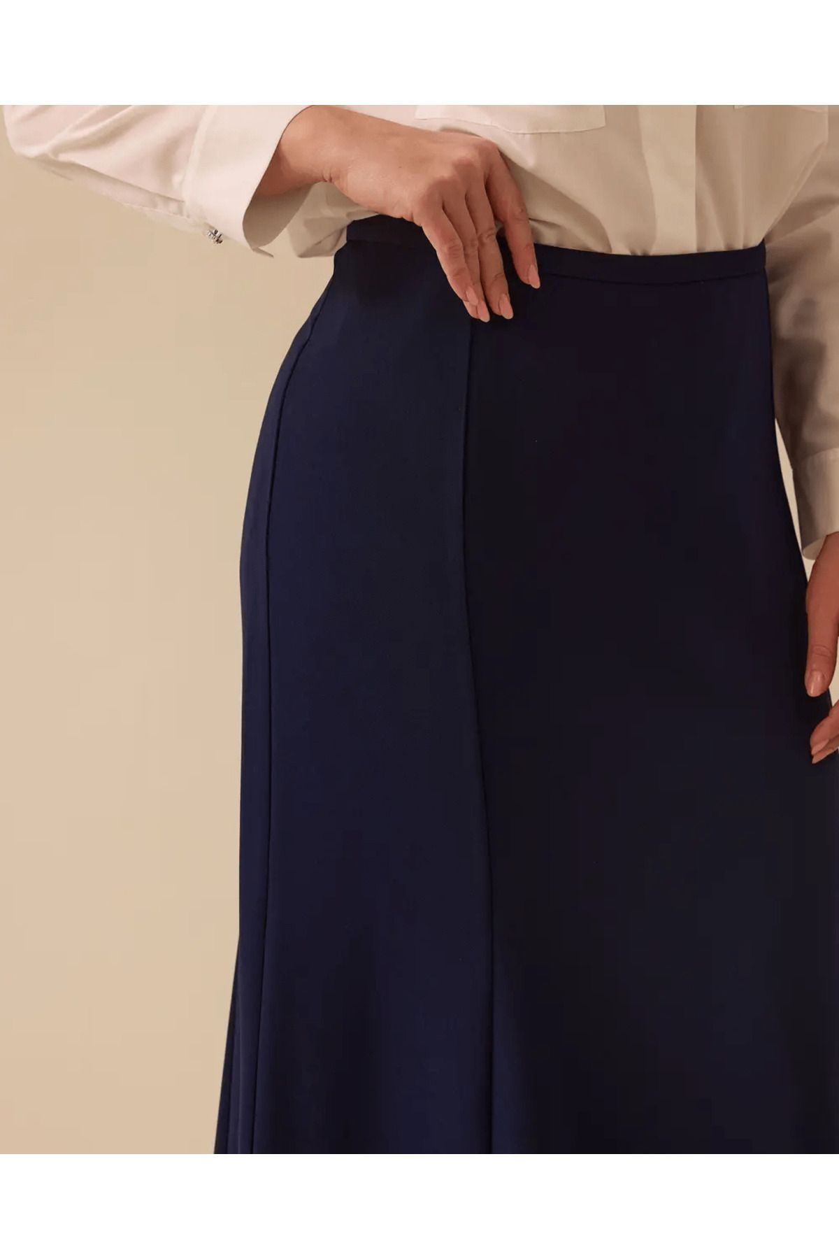 Gala-Xi-Gala-Xi Model Skirt 2