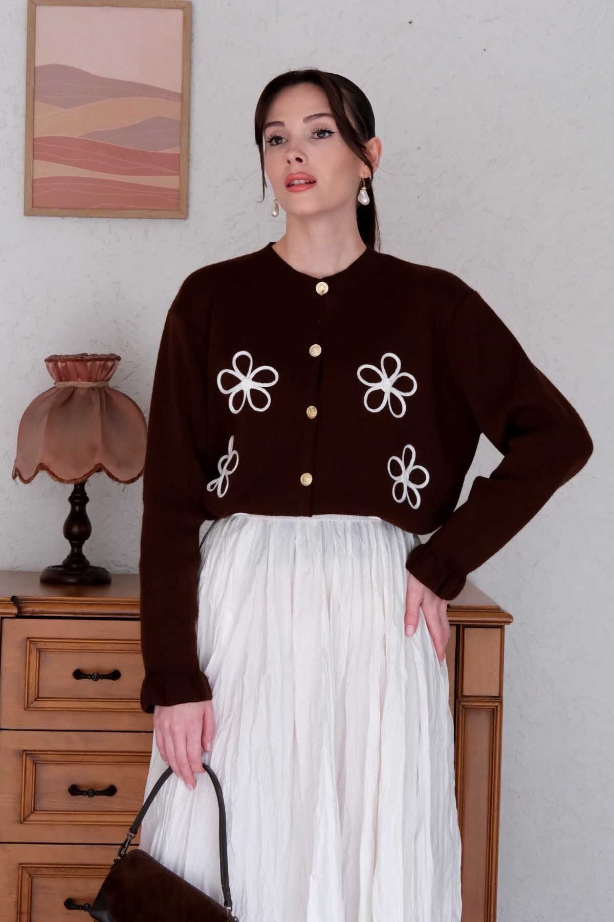 Ceylan Otantik-Ecru Crocheted Bohemian Skirt & Daisy Embroidered Bitter Brown Cardigan 5