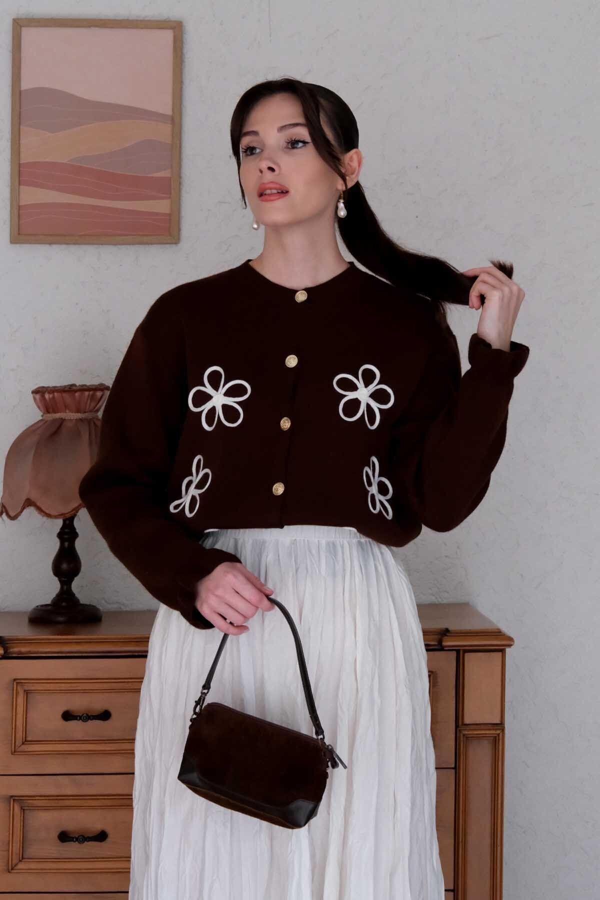 Ceylan Otantik-Ecru Crocheted Bohemian Skirt & Daisy Embroidered Bitter Brown Cardigan 7