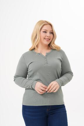 Siyezen Büyük Beden Düğme Detaylı Pamuklu Likralı Basıc Bluz
