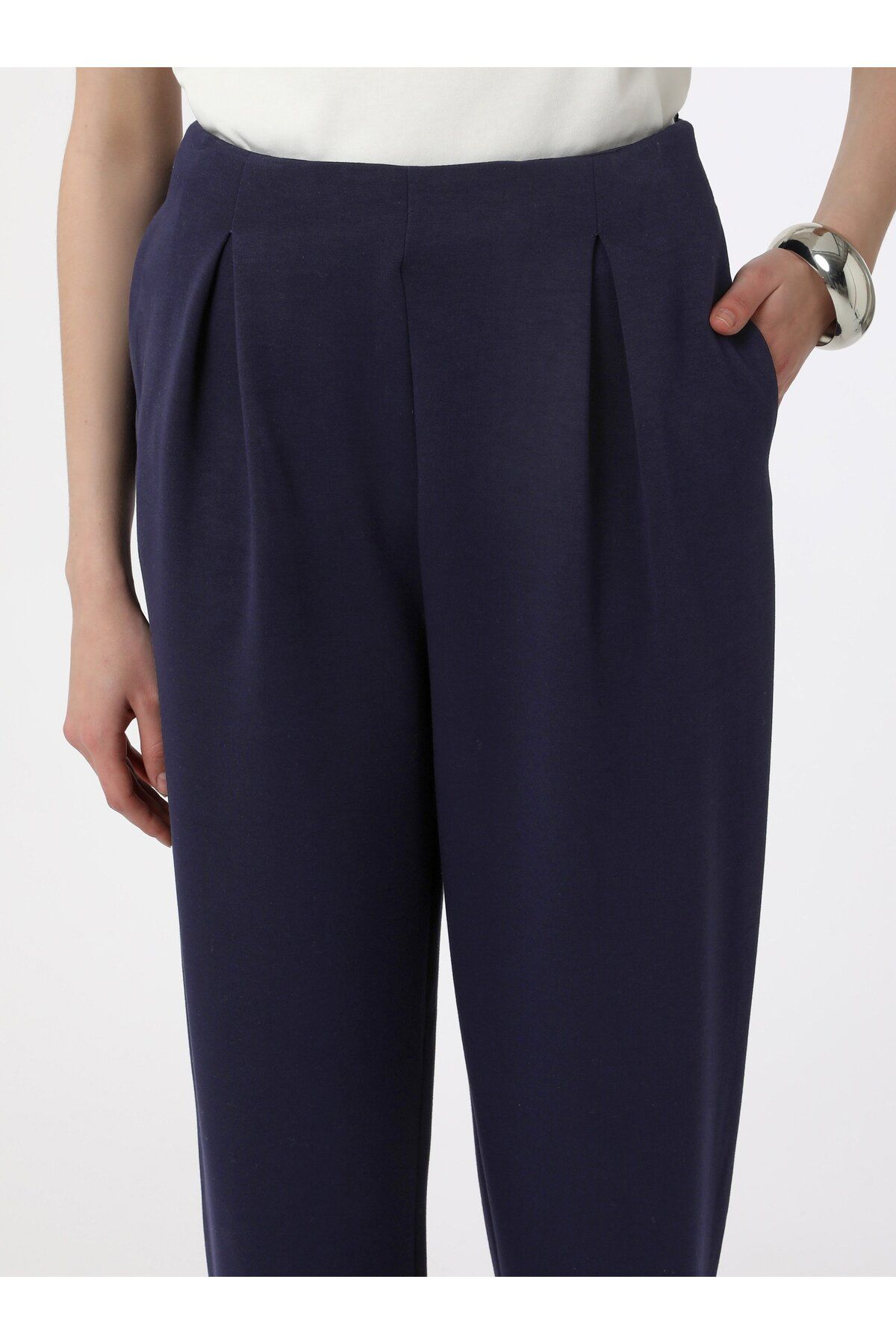 Refka-Soft Textured Basic Trousers with Pleated Front and Pockets - Navy Blue - Refka 4