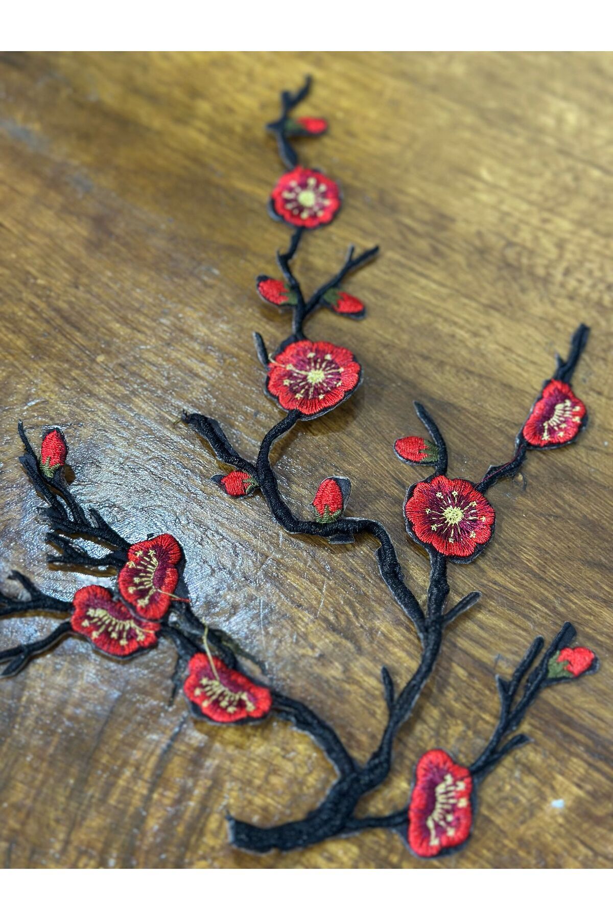Gönülden Tasarım ÜTÜ İLE YAPIŞAN KIRMIZI BAHAR DALI NAKIŞ İŞLEME APLİKE BOY 34 CM