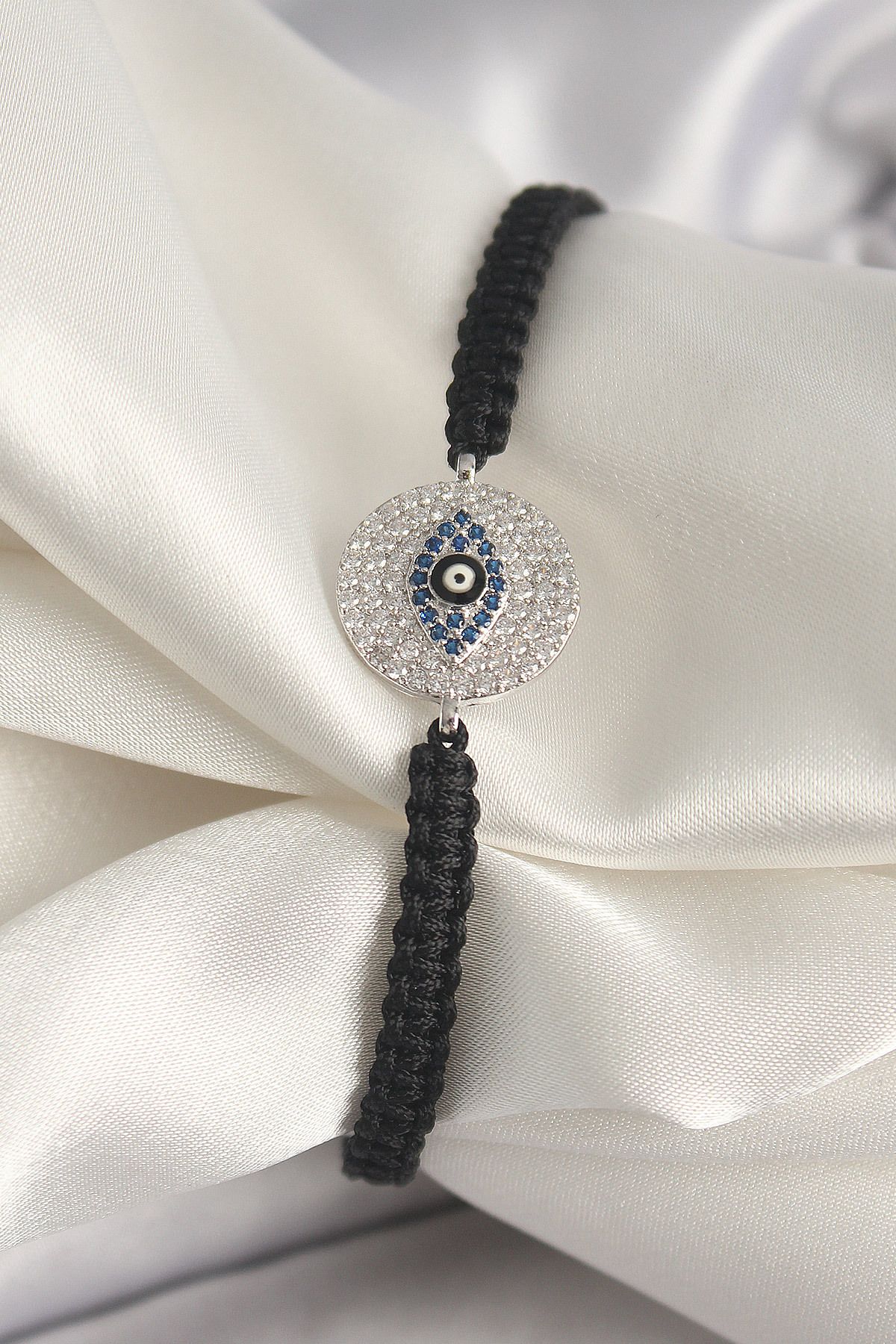 MMB Boutique Pirinç Gümüş Renk Zirkon Taşlı Göz İşlemeli Figür Asansörlü Makrome Model Kadın Bileklik