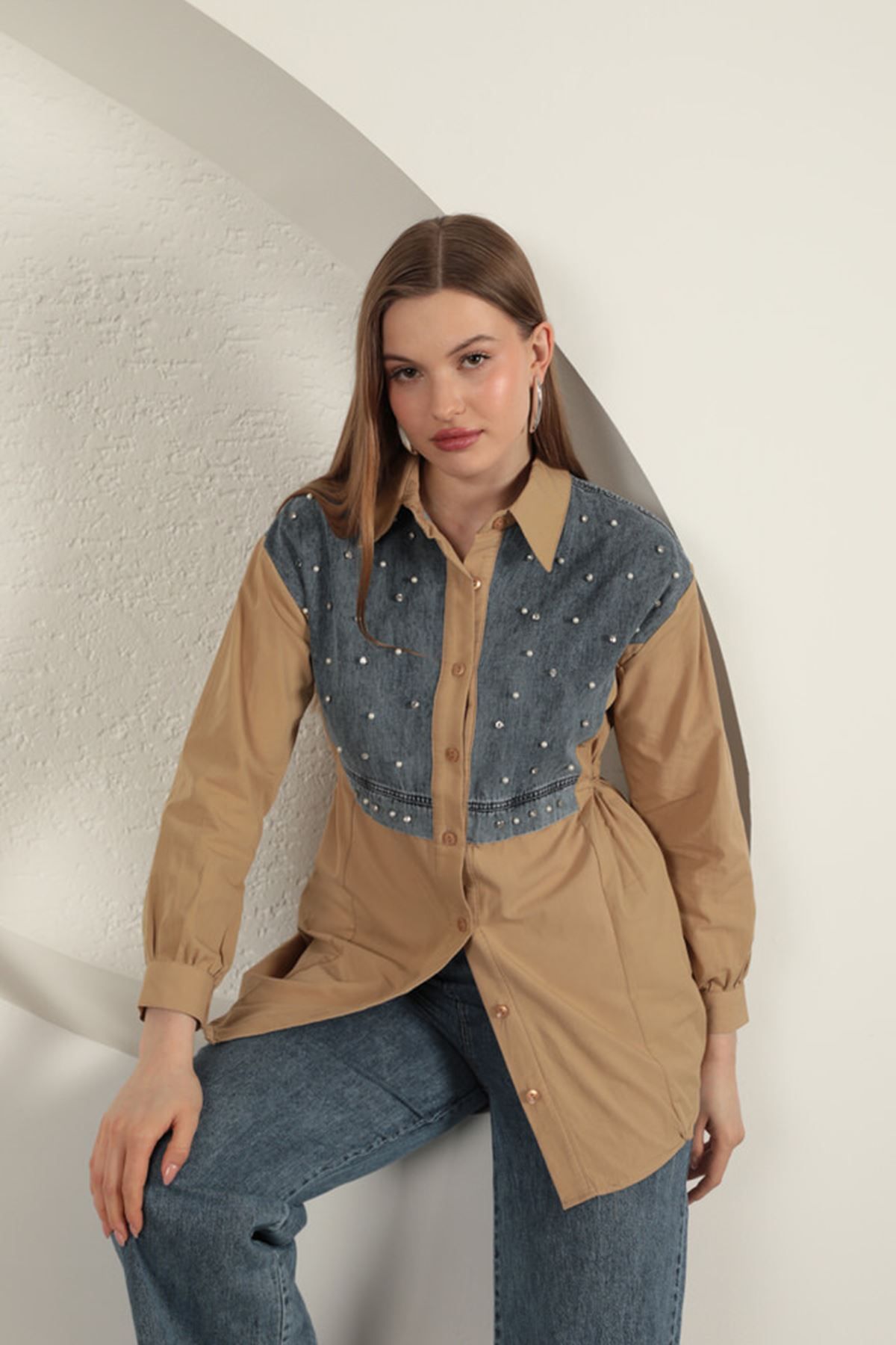 OEM Poplin Kumaş Önü İnci Detaylı Taba Kadın Gömlek
