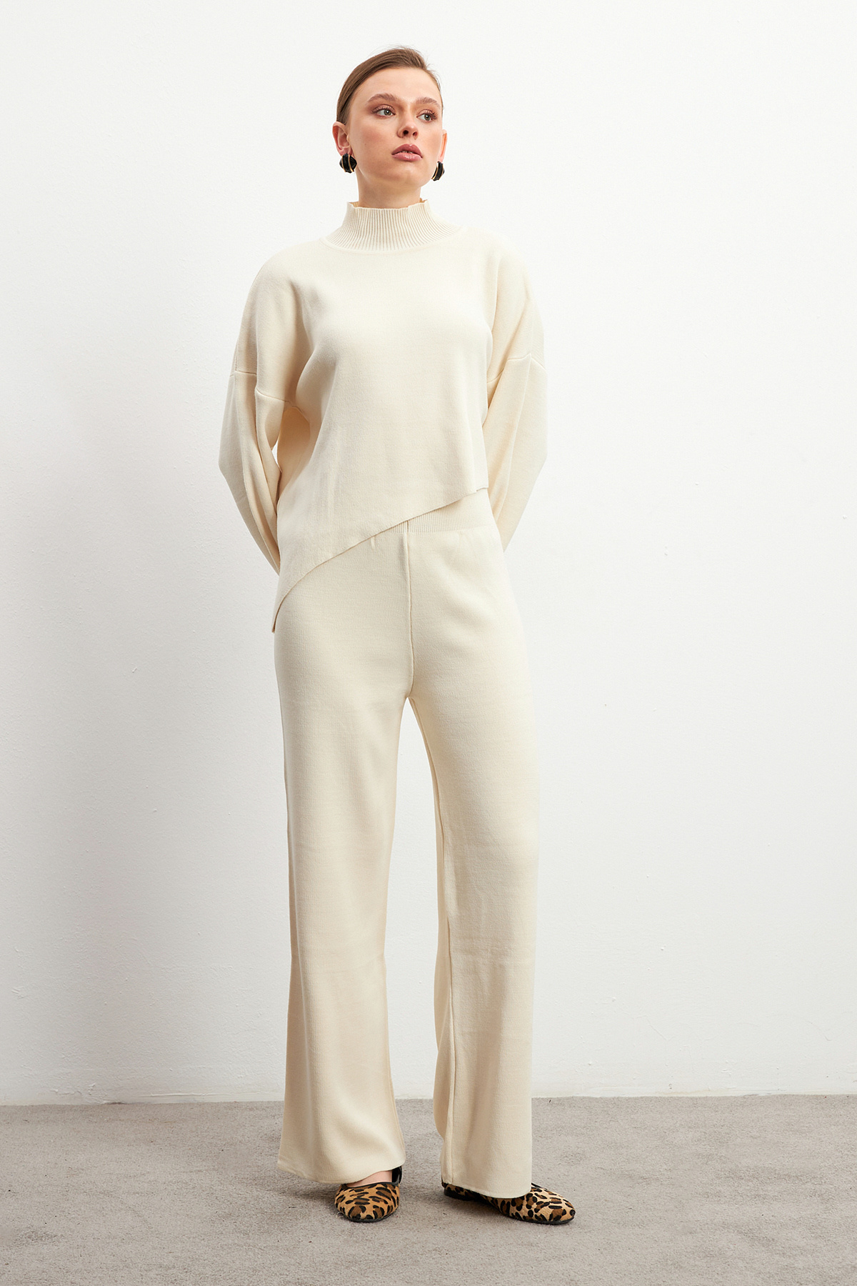 Bipantolon-Women's Ecru High-Rise Asymmetrical Cut Detailed Oversize Long Sleeve Sweater Trousers Knitwear Top and Bottom Set 1
