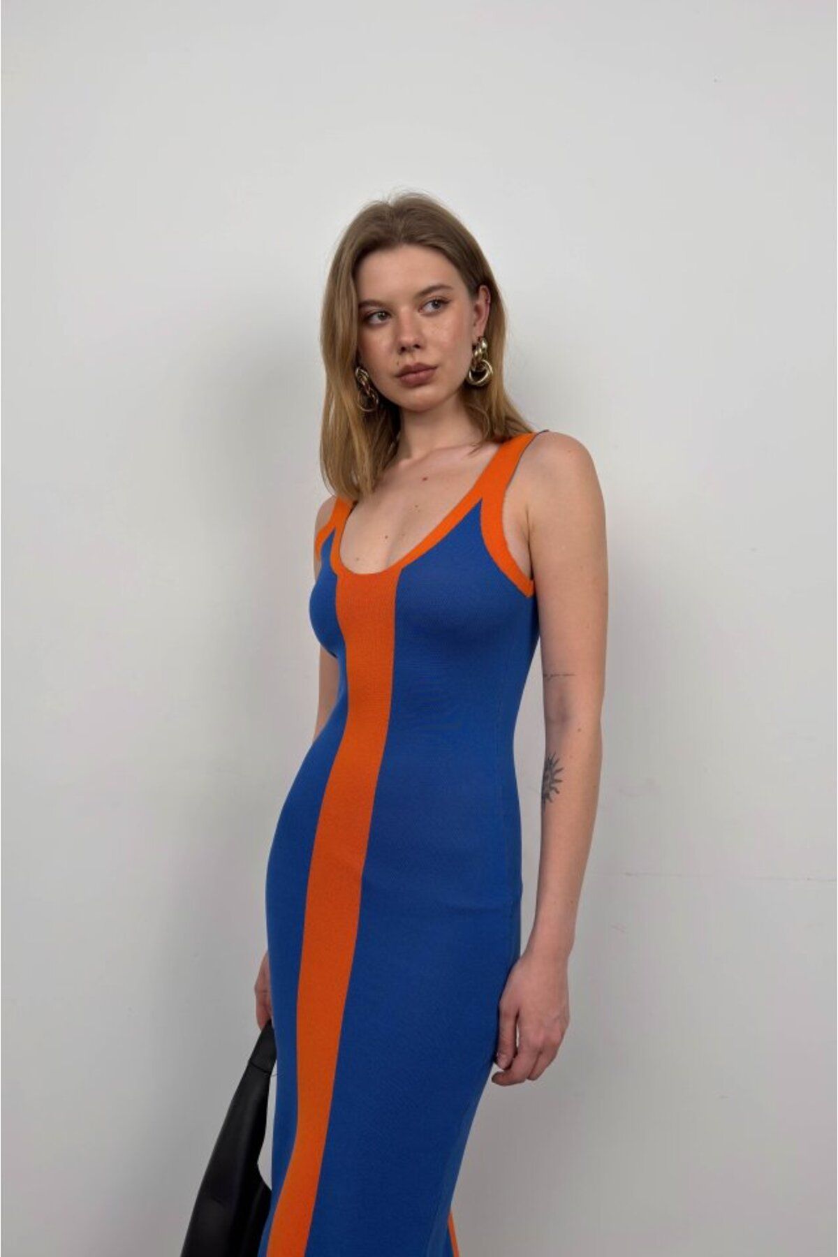 JANES-Double Color Slit Detail Dress 3