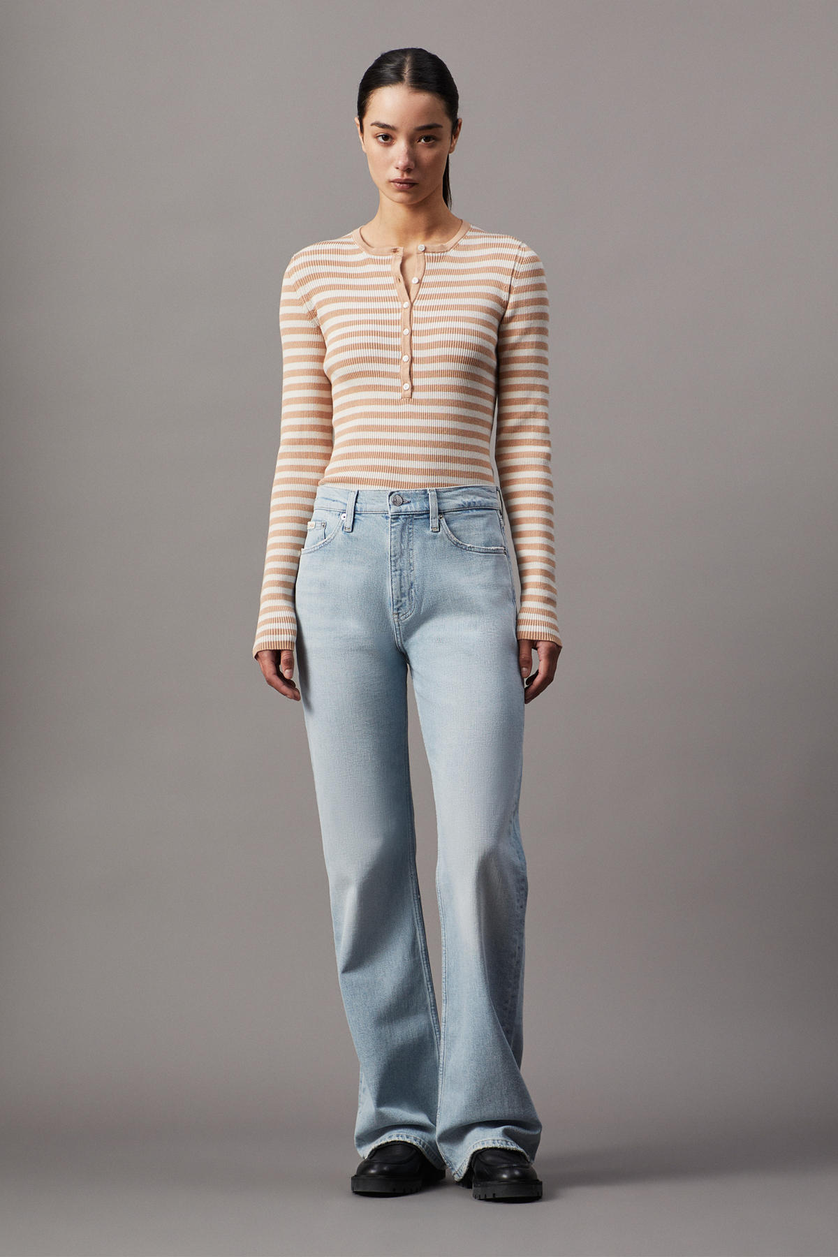 Calvin Klein Woven Label Henley Sweater - pohodlný strih