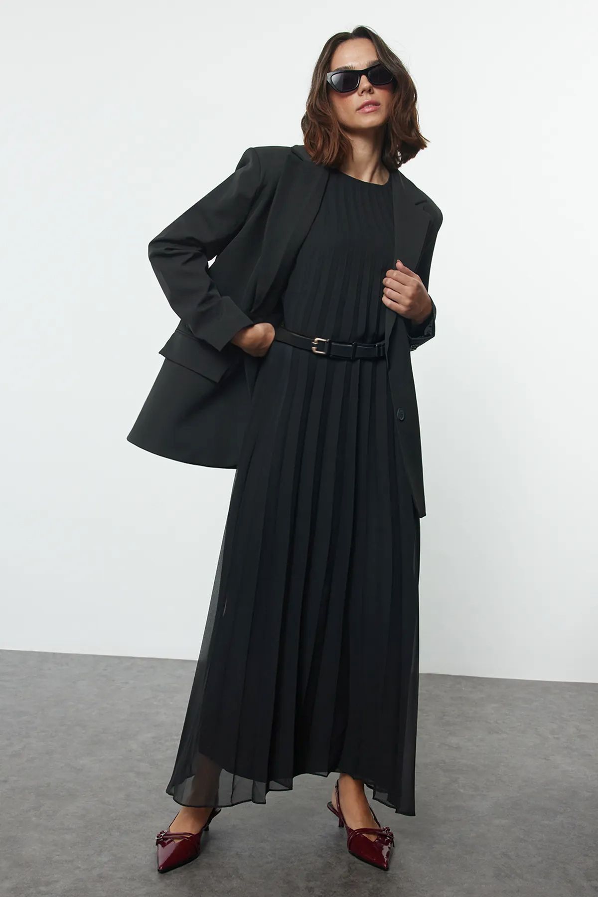 Trendyol Modest Czarna Plisowana Sukienka Bieliźniana - Kobieta - 34