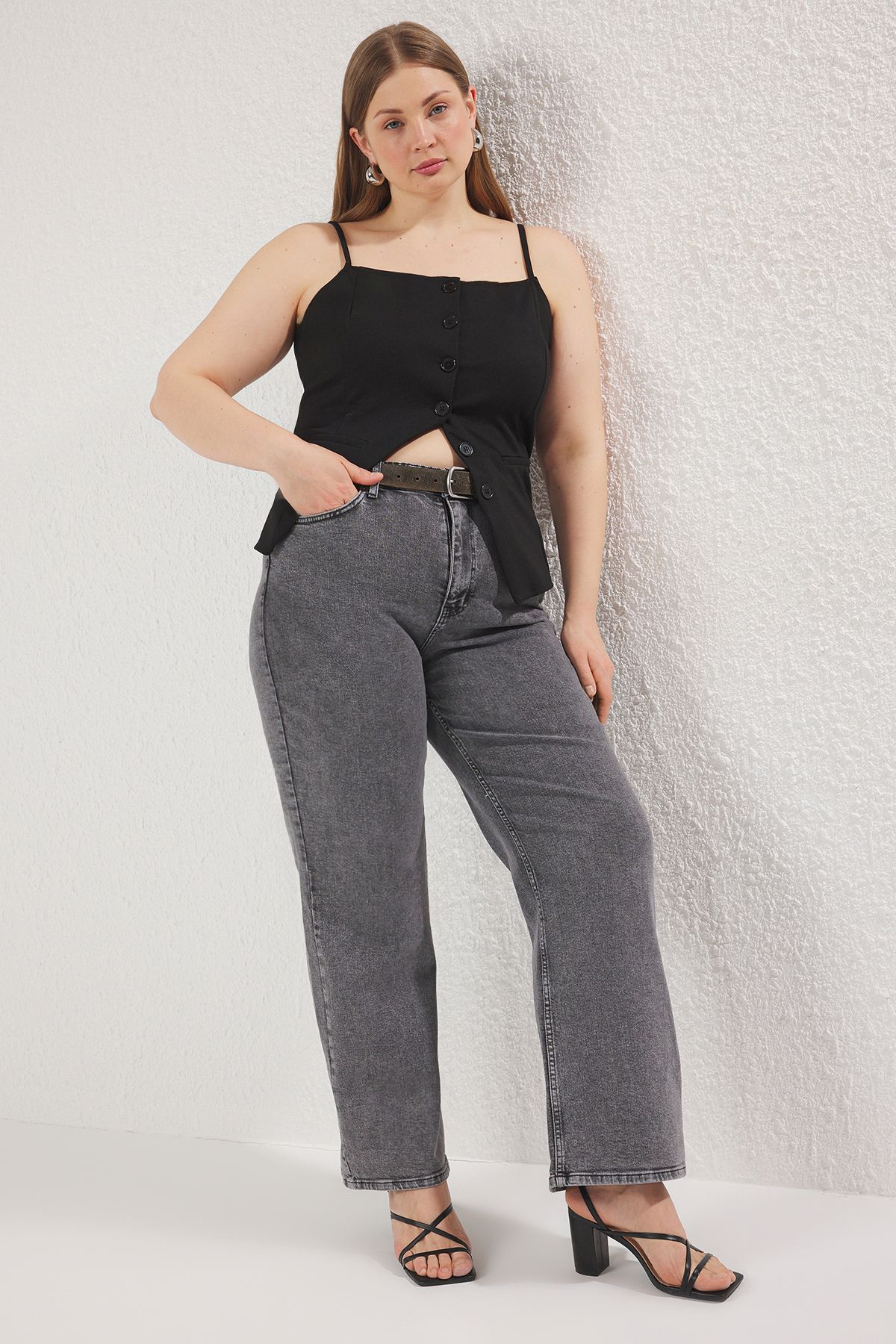 complete the look image