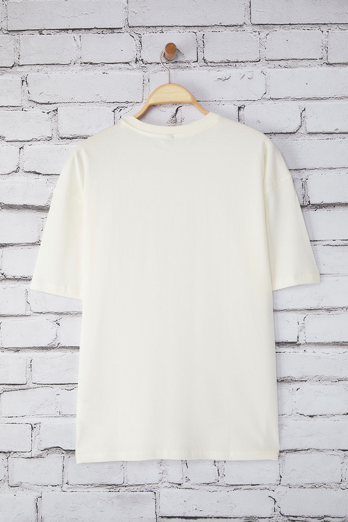 Trendyol Collection-Joy Printed White Oversize Cotton T-Shirt - Krótki Rękaw Tmnss25Ts00170 3