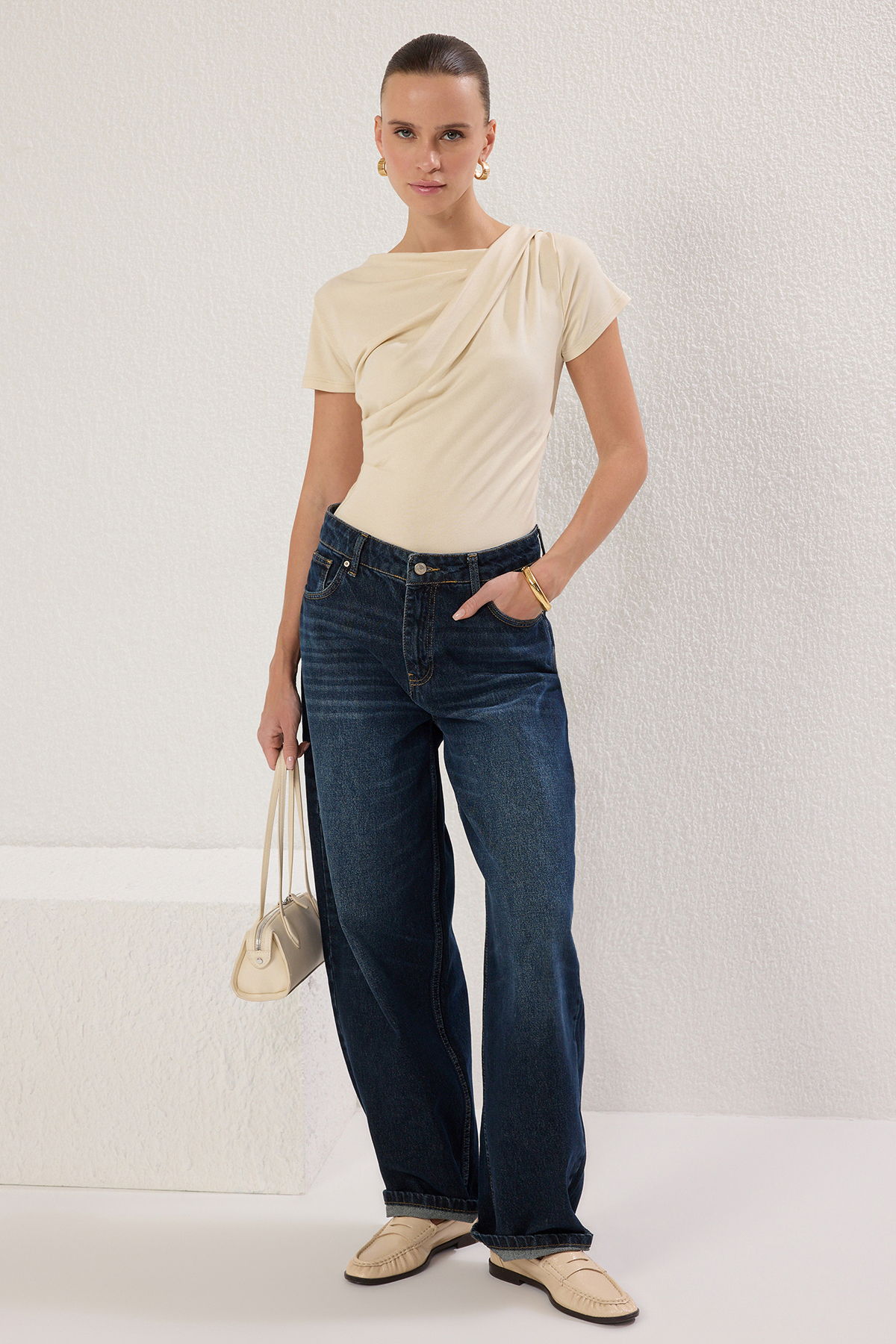 Trendyolmilla  Taş Büzgü/Drape Detaylı Fitted/Vücuda Oturan Örme Bluz TWOSS25BZ00278 - Görsel 2