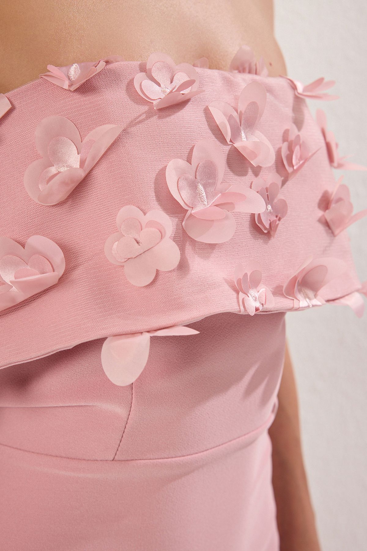 Trendyol Collection-Rose Dry Carmen Kragen Blumenapplikation & Talebe Kleid Lang Stilvoll Chic TPRSS25AE00107 6