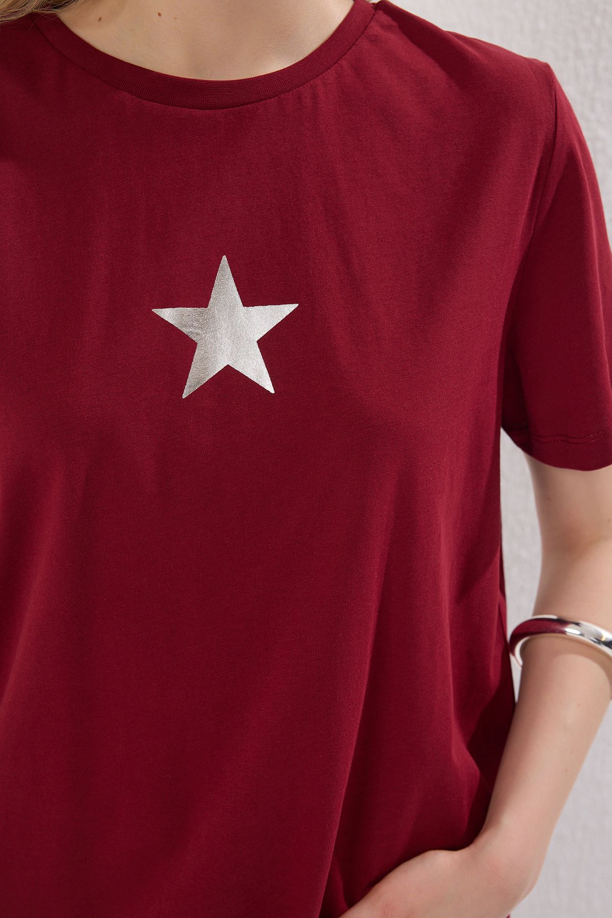 Trendyol Collection-Star Print Burgundy Knitted T-Shirt - 100% Cotton, Crew Neck, Regular Fit Twoss24Ts00095 3