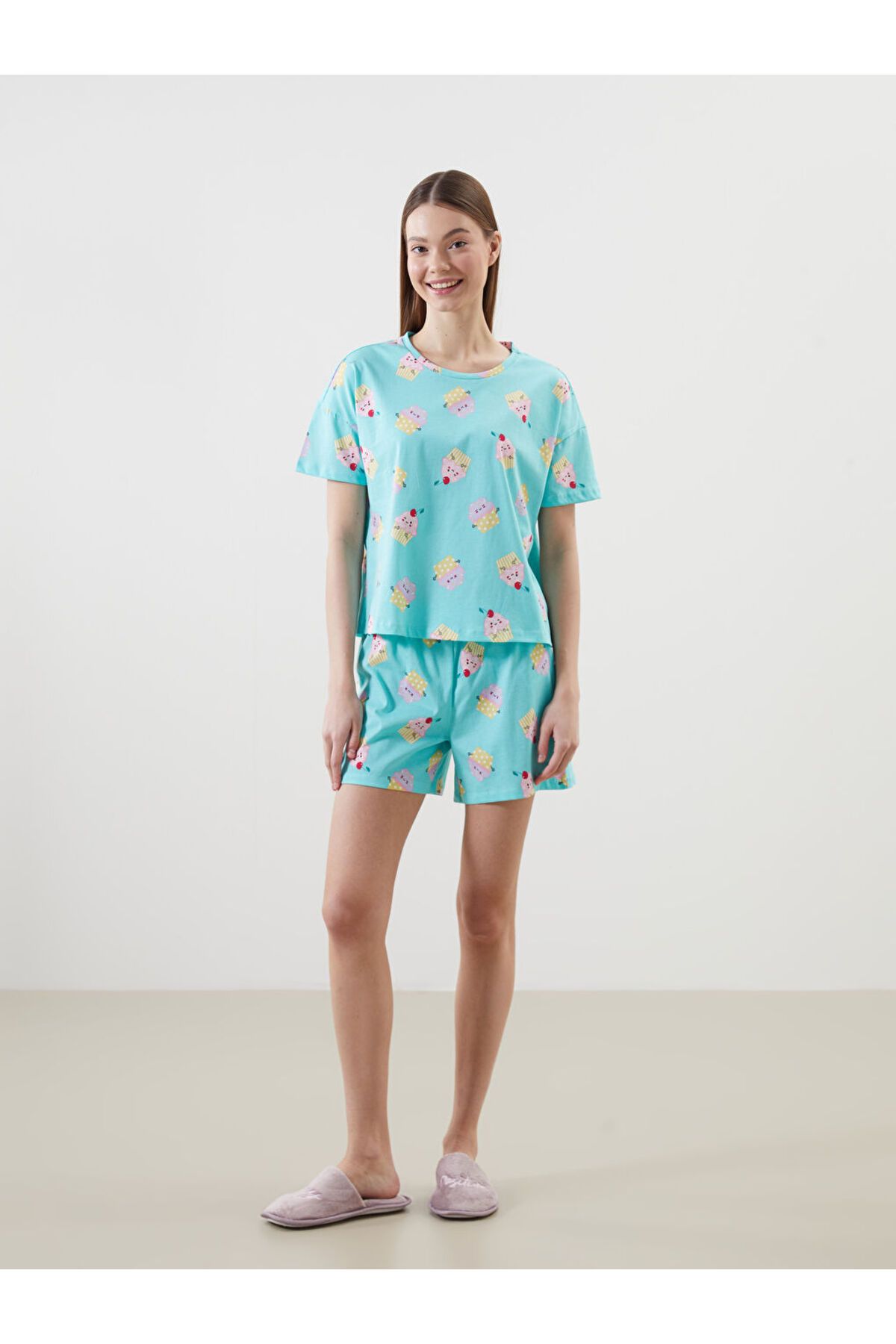 LC Waikiki Bisiklet Yaka Baskılı Kadın Şortlu Pijama Takımı