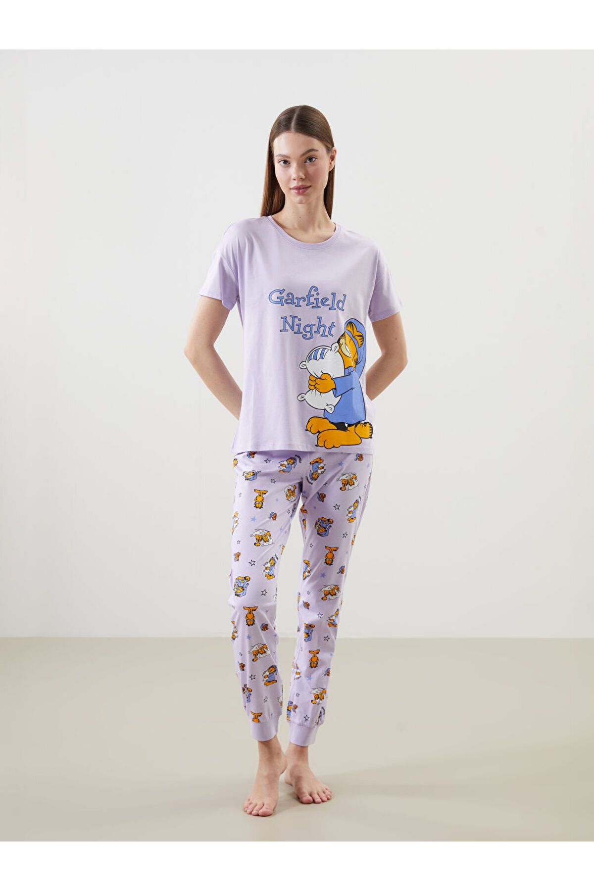 LC Waikiki Bisiklet Yaka Garfield Baskılı Kadın Pijama Takımı