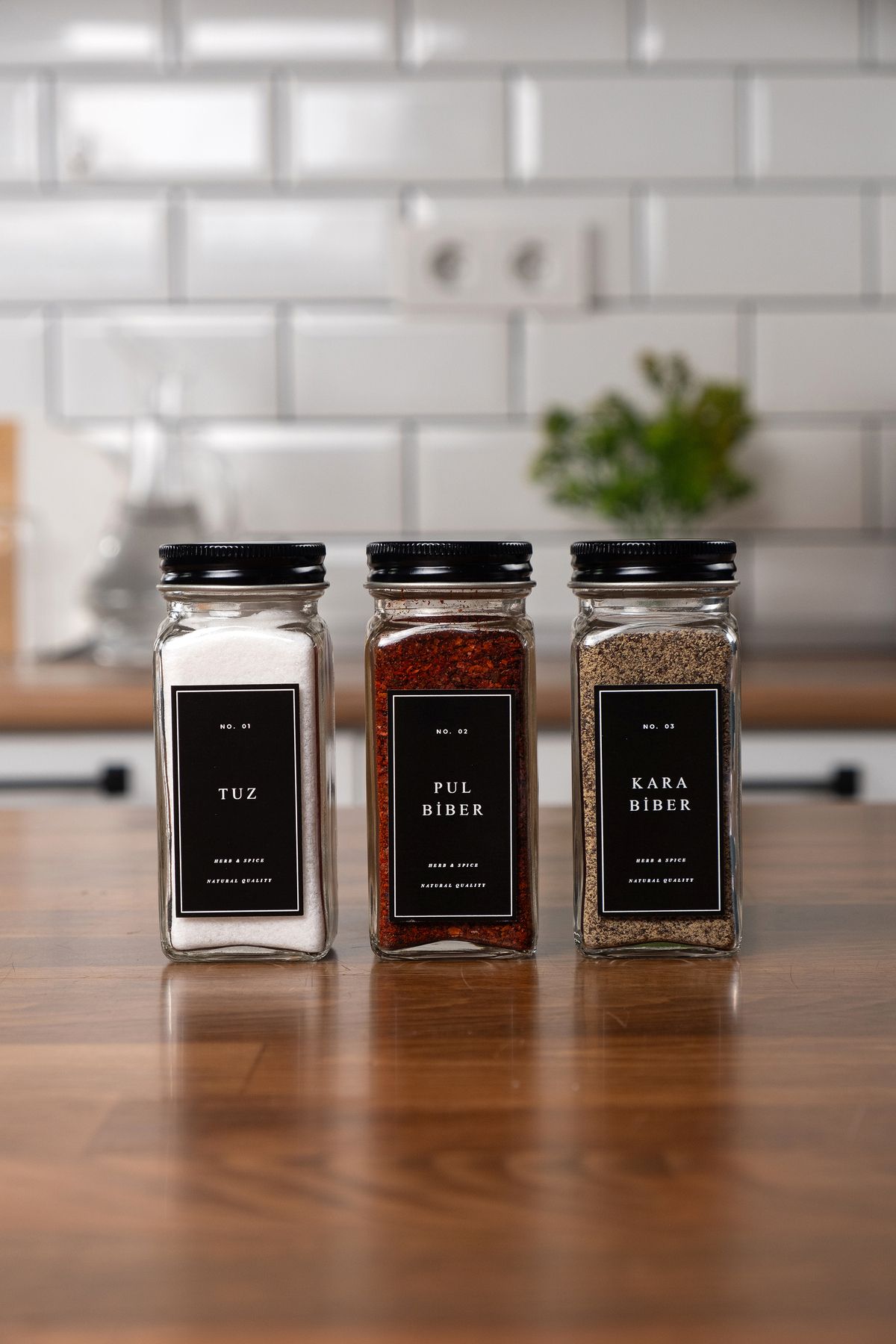 EVLE-Set of 3 Glass Spice Jars with Black Lid and Label Spice Jars 1