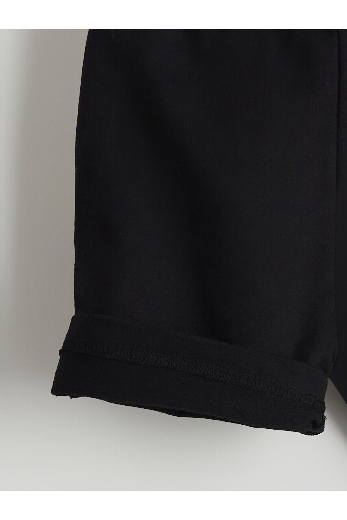 LC Waikiki Nevaa Collection Siyah Beli Lastikli Basic Erkek Çocuk Şort fotoğrafı 3 (önizleme)