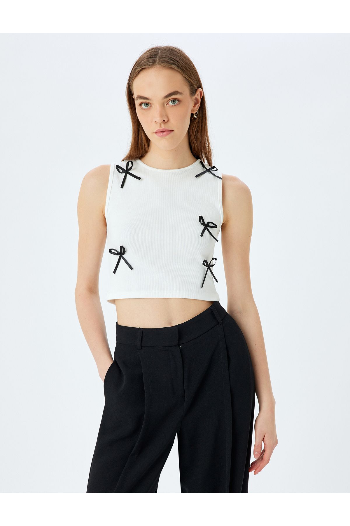 Koton-Bow Crew Neck Sleeveless Crop Top 3