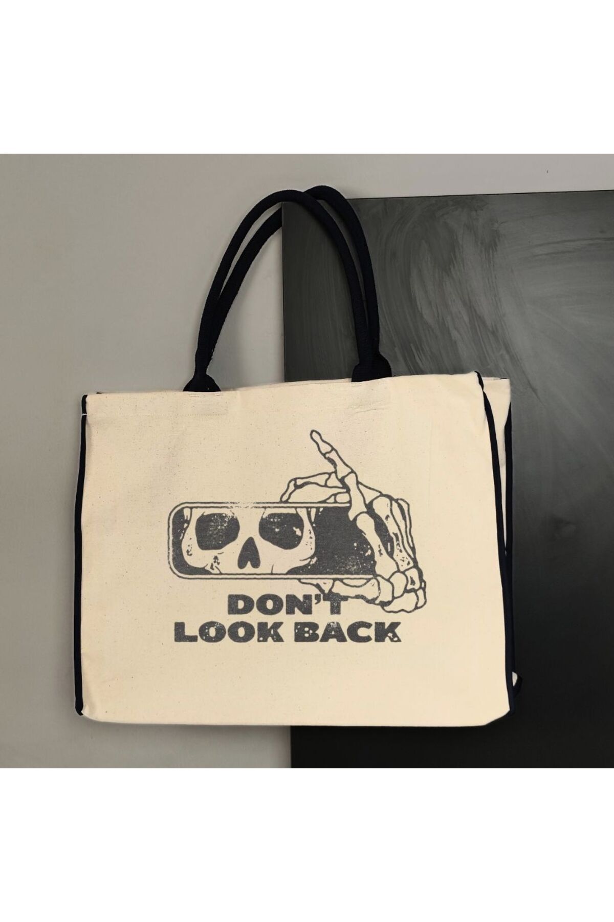 Sanctum-Dont Look Back Designed Cloth Bag 1