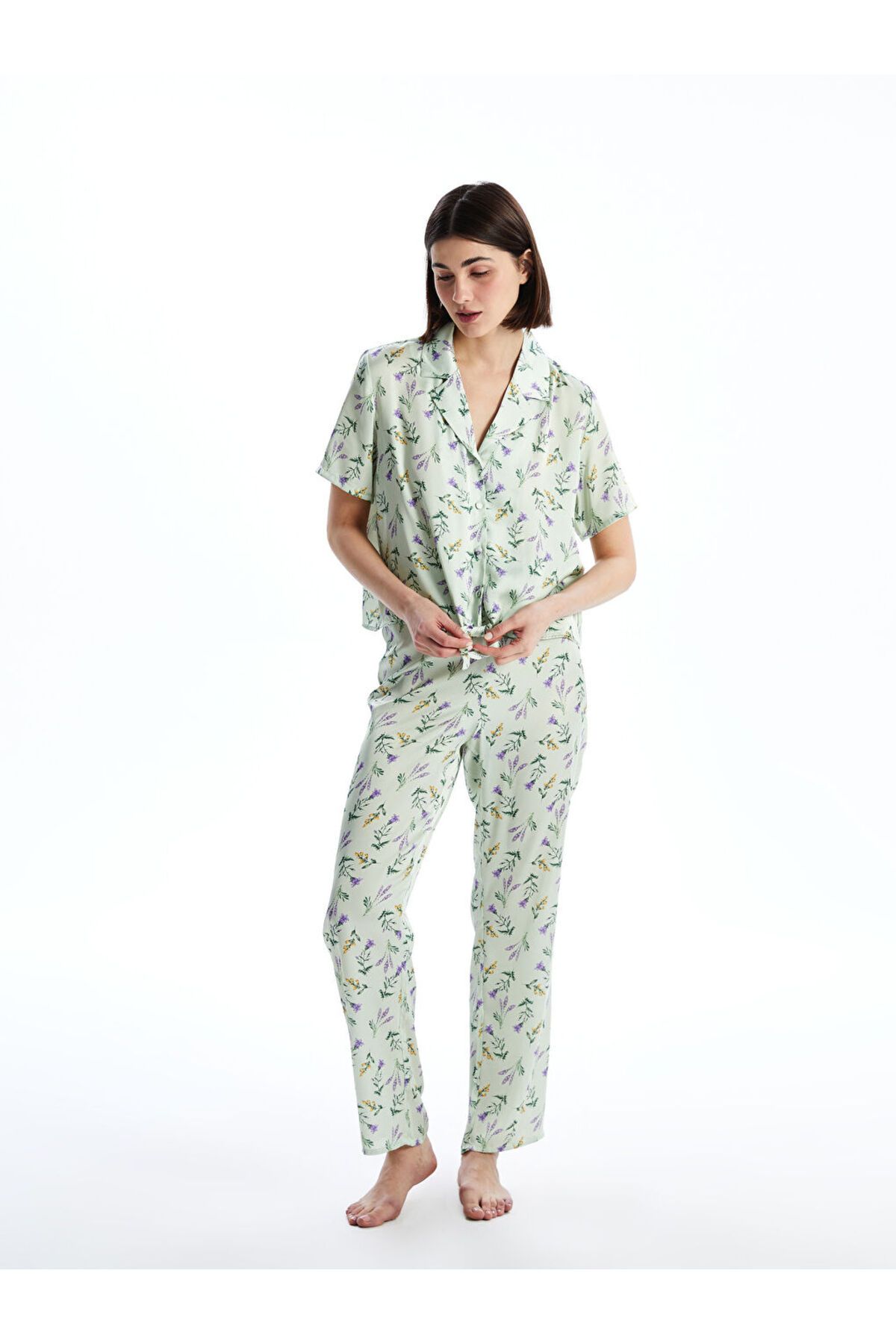 LC Waikiki-Lcw Dream Green Shirt Collar Floral Satin Women's Pajamas Suit 1