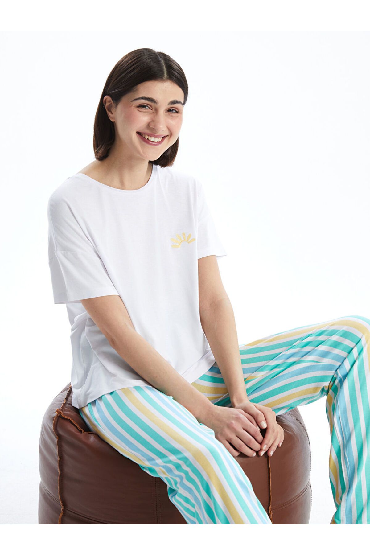 LC Waikiki Yeni Sezon Bisiklet Yaka Baskili Kadin Pijama Takimi - S5CU63Z8