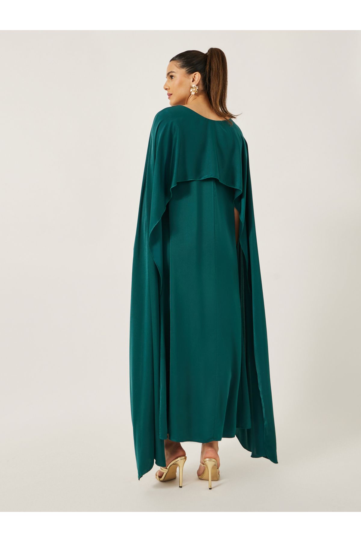 Styli-Solid Cape Sleeve Round Neck Maxi Dress 6