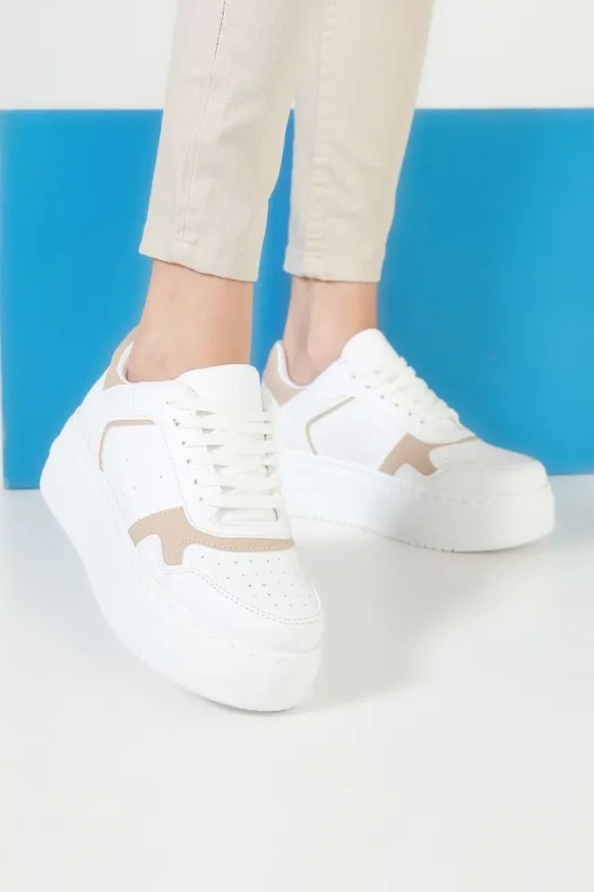 Endless-Women's White Powder Lace-Up High-Top Casual Sneakers Sneakers 1